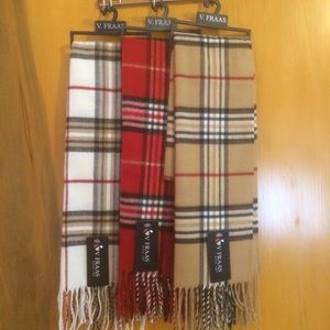 ❄️ NWT Cozy V. Fraas Winter Scarves ❄️